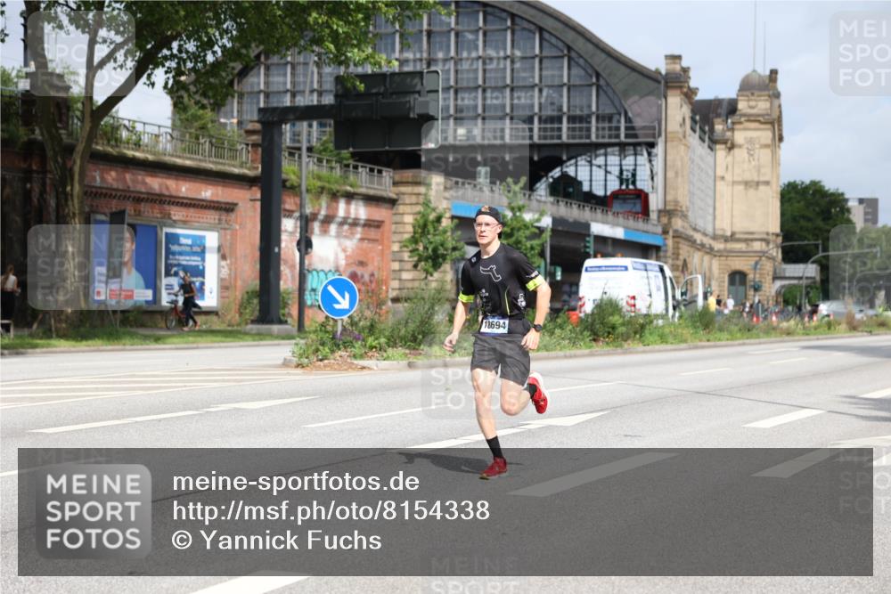 29.06.2025 - hella hamburg halbmarathon Yannick Fuchs http://msf.ph/oto/8154338 29.06.2025 10:13:15 20KM 18694 meine-sportfotos.de