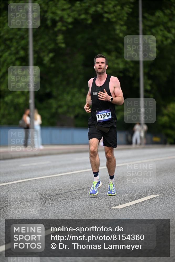 29.06.2025 - hella hamburg halbmarathon Dr. Thomas Lammeyer http://msf.ph/oto/8154360 29.06.2025 09:42:34 Kennedybrücke 51, 6380, 6699, 11342 meine-sportfotos.de