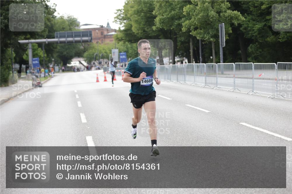29.06.2025 - hella hamburg halbmarathon Jannik Wohlers http://msf.ph/oto/8154361 29.06.2025 09:35:31 Lombardsbrücke 28, 47, 14689, 17888 meine-sportfotos.de