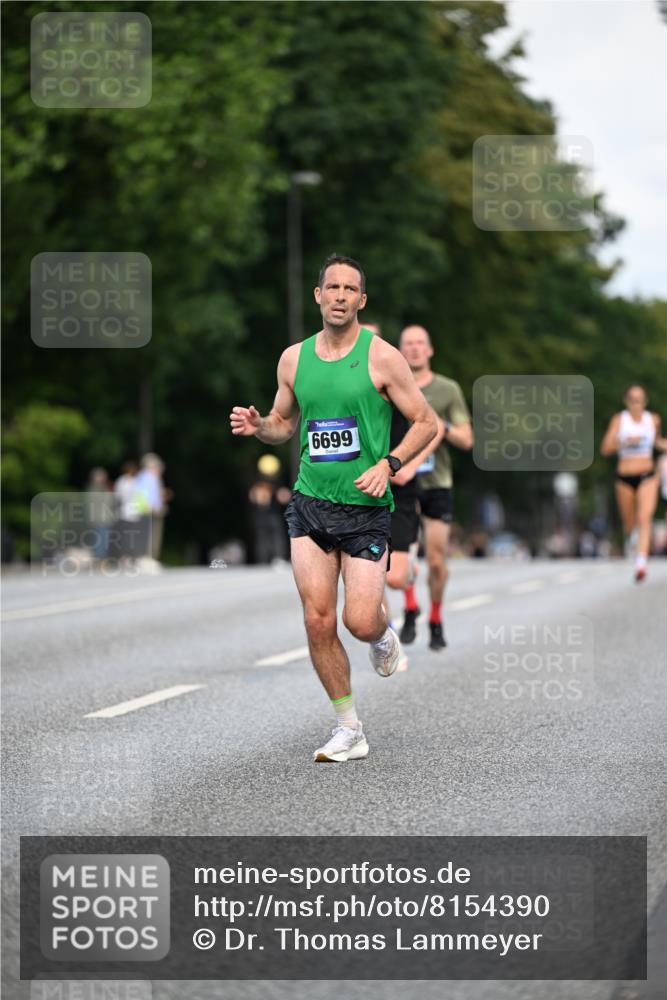 29.06.2025 - hella hamburg halbmarathon Dr. Thomas Lammeyer http://msf.ph/oto/8154390 29.06.2025 09:42:35 Kennedybrücke 51, 6380, 6699, 11342 meine-sportfotos.de
