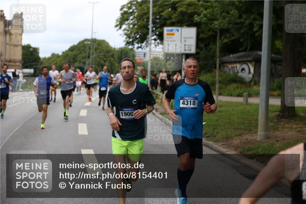 29.06.2025 - hella hamburg halbmarathon Yannick Fuchs http://msf.ph/oto/8154401 29.06.2025 10:37:54 20KM 3109, 3116, 3124, 3146, 3437, 3697, 3928, 4080, 4318, 5506, 6495, 7026, 7093, 7185, 7451, 7508, 7635, 8664, 9114, 10099, 10237, 10493, 11778, 11848, 12153, 12327, 12623, 12657, 12723, 12776, 13348, 13398, 13897, 14201, 14210, 14484, 14690, 14849, 15383, 15932, 16105, 16314, 16338, 16648, 16997, 17391, 17403, 17516, 18449, 18678, 18775, 19009, 19038, 19051, 19090, 19229 meine-sportfotos.de