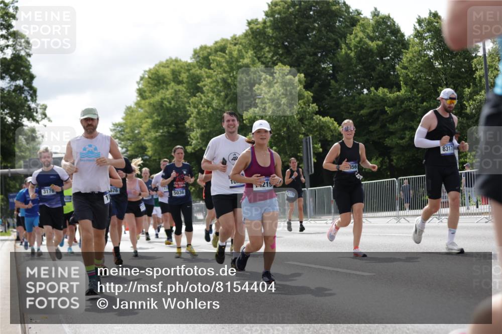 29.06.2025 - hella hamburg halbmarathon Jannik Wohlers http://msf.ph/oto/8154404 29.06.2025 10:16:14 Lombardsbrücke 1825, 2347, 2912, 3088, 3156, 3176, 3484, 3687, 4478, 5036, 5037, 6488, 6742, 6941, 7158, 7358, 8295, 8317, 8619, 8707, 8847, 8857, 9091, 9332, 9492, 9664, 9676, 10076, 10232, 10575, 11236, 11335, 11428, 11442, 11752, 12230, 12297, 12417, 12872, 12911, 13114, 13220, 13712, 13835, 13851, 13859, 14219, 14857, 15658, 15861, 16098, 16100, 16186, 16376, 16456, 16607, 16740, 16856, 17422, 17604, 17694, 17838, 17845, 17857, 17942 meine-sportfotos.de