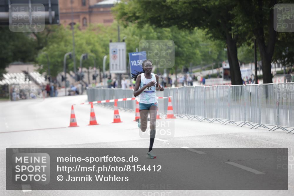 29.06.2025 - hella hamburg halbmarathon Jannik Wohlers http://msf.ph/oto/8154412 29.06.2025 09:35:33 Lombardsbrücke 28, 42, 14689 meine-sportfotos.de