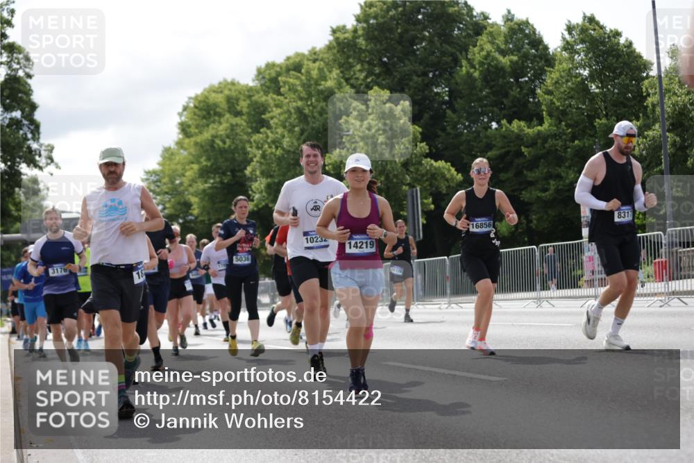 29.06.2025 - hella hamburg halbmarathon Jannik Wohlers http://msf.ph/oto/8154422 29.06.2025 10:16:14 Lombardsbrücke 1825, 2347, 2912, 3088, 3156, 3176, 3484, 3687, 4478, 5036, 5037, 6488, 6742, 6941, 7158, 7358, 8295, 8317, 8619, 8707, 8847, 8857, 9091, 9332, 9492, 9664, 9676, 10076, 10232, 10575, 11236, 11335, 11428, 11442, 11752, 12230, 12297, 12417, 12872, 12911, 13114, 13220, 13712, 13835, 13851, 13859, 14219, 14857, 15658, 15861, 16098, 16100, 16186, 16376, 16456, 16607, 16740, 16856, 17422, 17604, 17694, 17838, 17845, 17857, 17942 meine-sportfotos.de