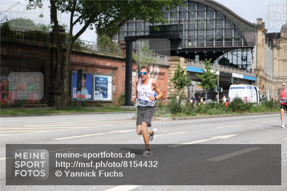 29.06.2025 - hella hamburg halbmarathon Yannick Fuchs http://msf.ph/oto/8154432 29.06.2025 10:13:45 20KM 14932, 15166, 19072 meine-sportfotos.de