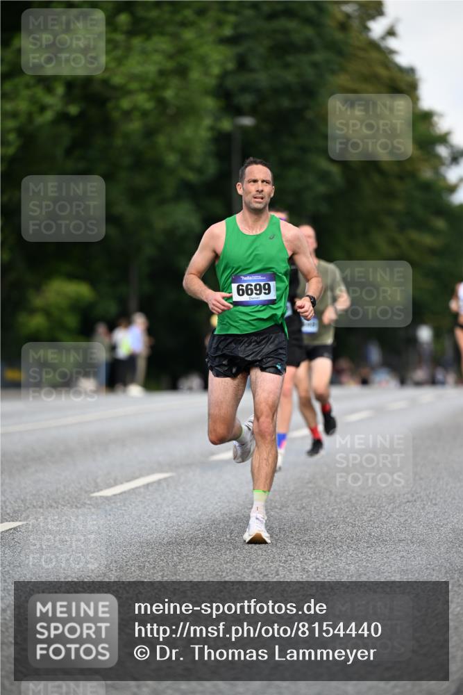 29.06.2025 - hella hamburg halbmarathon Dr. Thomas Lammeyer http://msf.ph/oto/8154440 29.06.2025 09:42:36 Kennedybrücke 51, 6380, 6699, 11342 meine-sportfotos.de