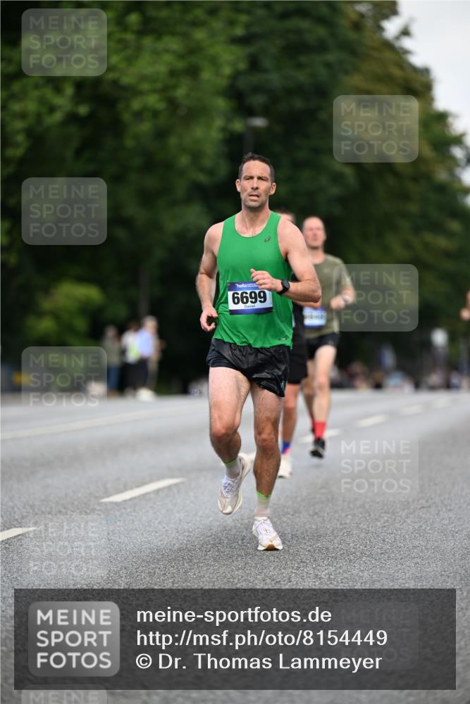 29.06.2025 - hella hamburg halbmarathon Dr. Thomas Lammeyer http://msf.ph/oto/8154449 29.06.2025 09:42:36 Kennedybrücke 51, 6380, 6699, 11342 meine-sportfotos.de