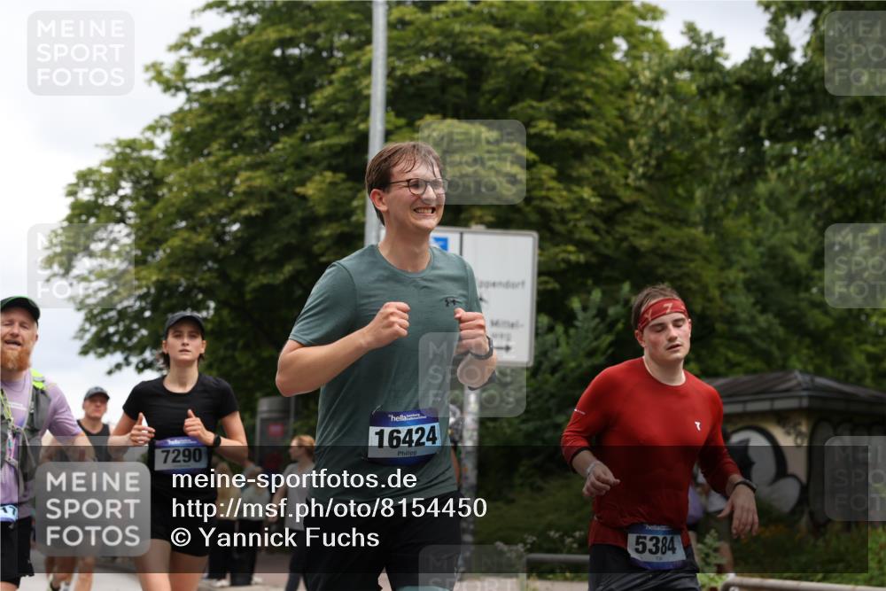 29.06.2025 - hella hamburg halbmarathon Yannick Fuchs http://msf.ph/oto/8154450 29.06.2025 10:57:51 20KM 1254, 1316, 1334, 1464, 2685, 4328, 5305, 5384, 7042, 7290, 8561, 9191, 10705, 10766, 11149, 11527, 11657, 11771, 12315, 12316, 12662, 13171, 13542, 13841, 14135, 14493, 15093, 15532, 15897, 16424, 16426, 16639, 16995, 17061, 17071, 17112, 17437, 17685, 17686, 17730, 18395, 18581, 18717 meine-sportfotos.de