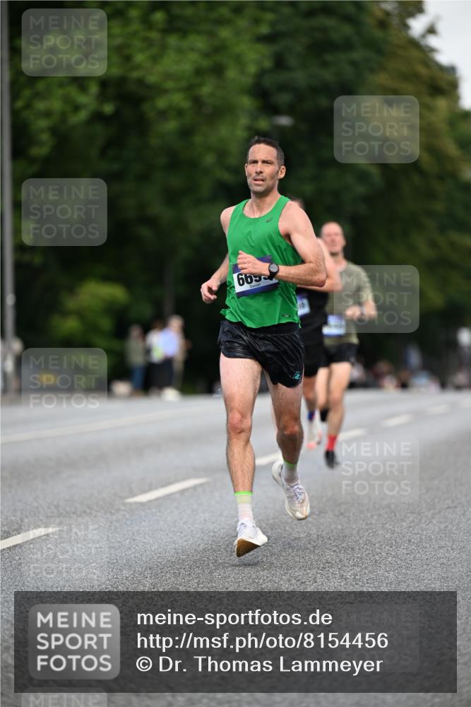 29.06.2025 - hella hamburg halbmarathon Dr. Thomas Lammeyer http://msf.ph/oto/8154456 29.06.2025 09:42:36 Kennedybrücke 51, 6380, 6699, 11342 meine-sportfotos.de