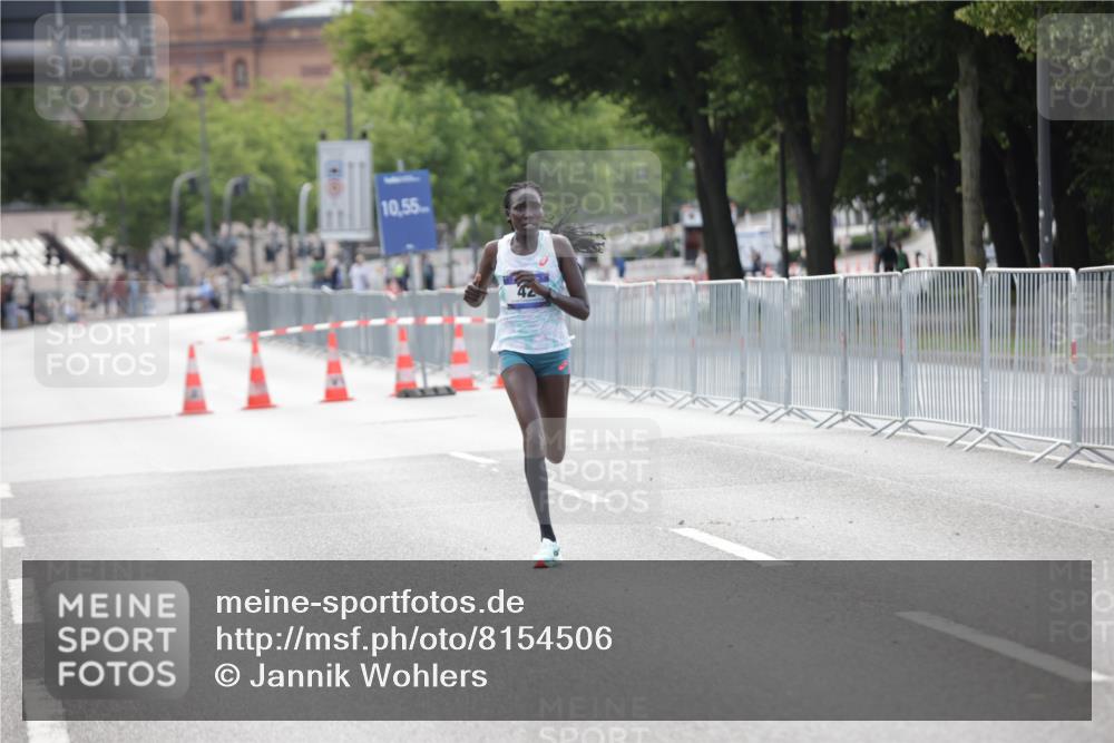 29.06.2025 - hella hamburg halbmarathon Jannik Wohlers http://msf.ph/oto/8154506 29.06.2025 09:35:34 Lombardsbrücke 28, 42, 14689 meine-sportfotos.de