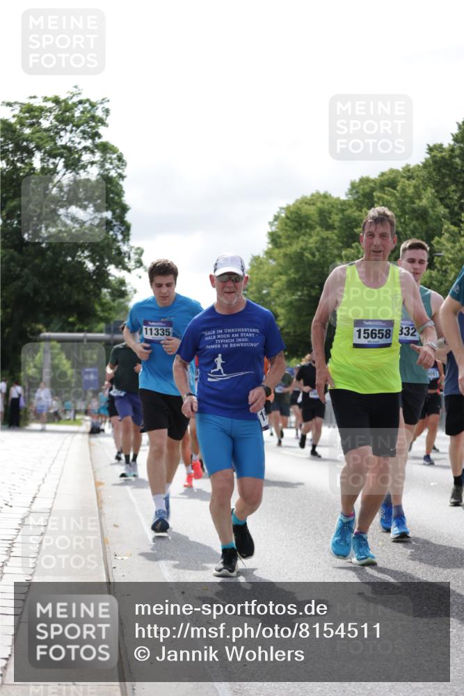 29.06.2025 - hella hamburg halbmarathon Jannik Wohlers http://msf.ph/oto/8154511 29.06.2025 10:16:19 Lombardsbrücke 1117, 1240, 1403, 1602, 1825, 2347, 2912, 3088, 3176, 3450, 3687, 4478, 5036, 5037, 6328, 6488, 6742, 6941, 6948, 7158, 7358, 8317, 8619, 8707, 8857, 9091, 9208, 9332, 9492, 9664, 9676, 9891, 10076, 10232, 10314, 10317, 10320, 10575, 11236, 11335, 11428, 11442, 12230, 12297, 12417, 12872, 12911, 13114, 13365, 13712, 13851, 13859, 14219, 14646, 15658, 15861, 16098, 16100, 16186, 16376, 16740, 16856, 17527, 17604, 17838, 17845, 17857, 18245 meine-sportfotos.de