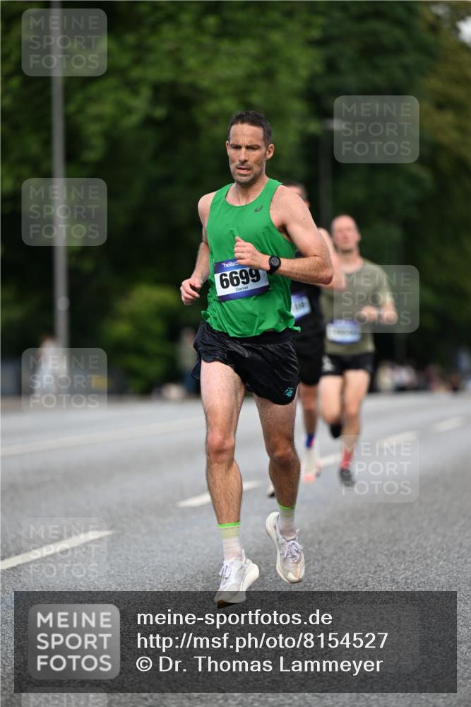 29.06.2025 - hella hamburg halbmarathon Dr. Thomas Lammeyer http://msf.ph/oto/8154527 29.06.2025 09:42:37 Kennedybrücke 51, 6380, 6699, 11342 meine-sportfotos.de