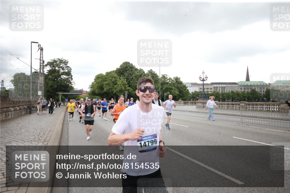 29.06.2025 - hella hamburg halbmarathon Jannik Wohlers http://msf.ph/oto/8154535 29.06.2025 10:53:28 Lombardsbrücke 1017, 1687, 1744, 1753, 1789, 2079, 2372, 2854, 3055, 3079, 3249, 3557, 4801, 5430, 5856, 5898, 5964, 6039, 6192, 6273, 7039, 7614, 8924, 9503, 9531, 9572, 9771, 11390, 11472, 11493, 12283, 12611, 13034, 13316, 13350, 13368, 14596, 14665, 14799, 15047, 15191, 15290, 15292, 15821, 15822, 16313, 16748, 16930, 17255, 17309, 18059, 18348, 18365, 18902, 19019 meine-sportfotos.de