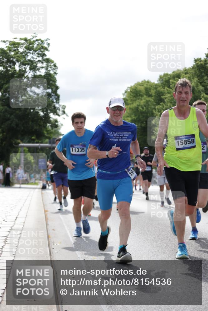 29.06.2025 - hella hamburg halbmarathon Jannik Wohlers http://msf.ph/oto/8154536 29.06.2025 10:16:19 Lombardsbrücke 1117, 1240, 1403, 1602, 1825, 2347, 2912, 3088, 3176, 3450, 3687, 4478, 5036, 5037, 6328, 6488, 6742, 6941, 6948, 7158, 7358, 8317, 8619, 8707, 8857, 9091, 9208, 9332, 9492, 9664, 9676, 9891, 10076, 10232, 10314, 10317, 10320, 10575, 11236, 11335, 11428, 11442, 12230, 12297, 12417, 12872, 12911, 13114, 13365, 13712, 13851, 13859, 14219, 14646, 15658, 15861, 16098, 16100, 16186, 16376, 16740, 16856, 17527, 17604, 17838, 17845, 17857, 18245 meine-sportfotos.de