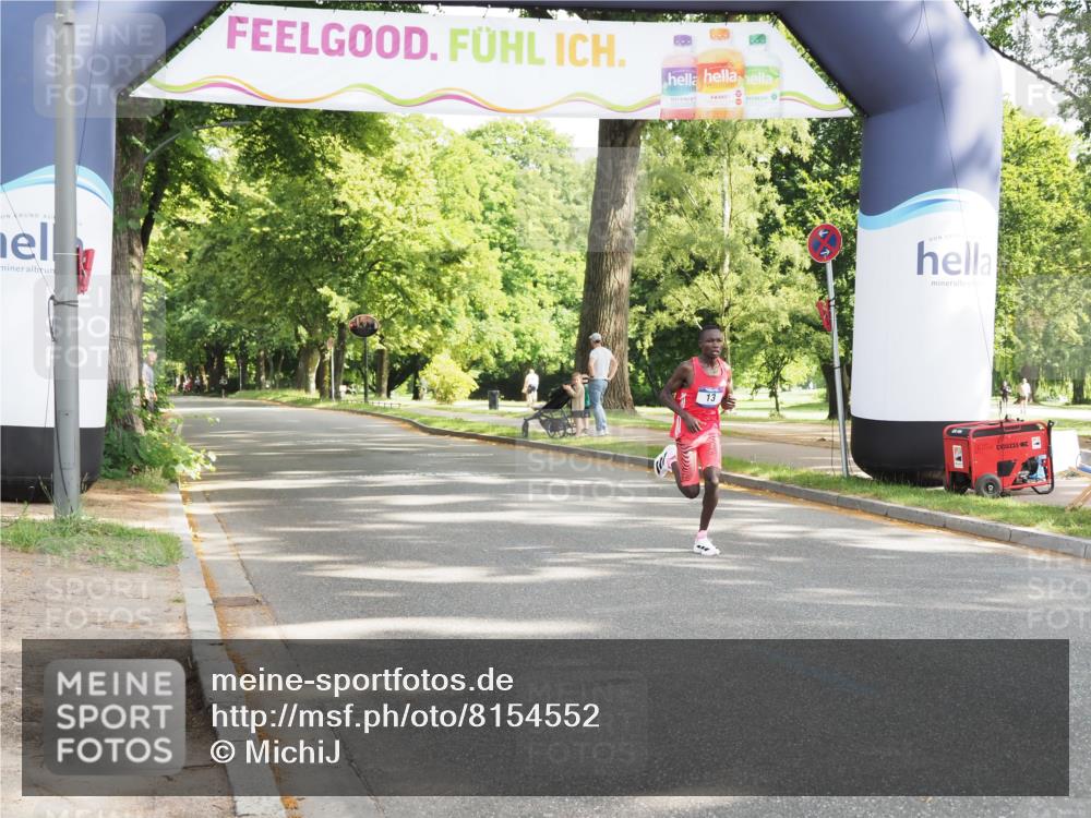 29.06.2025 - hella hamburg halbmarathon MichiJ http://msf.ph/oto/8154552 29.06.2025 09:55:45 Zwischen KM18-KM19  meine-sportfotos.de