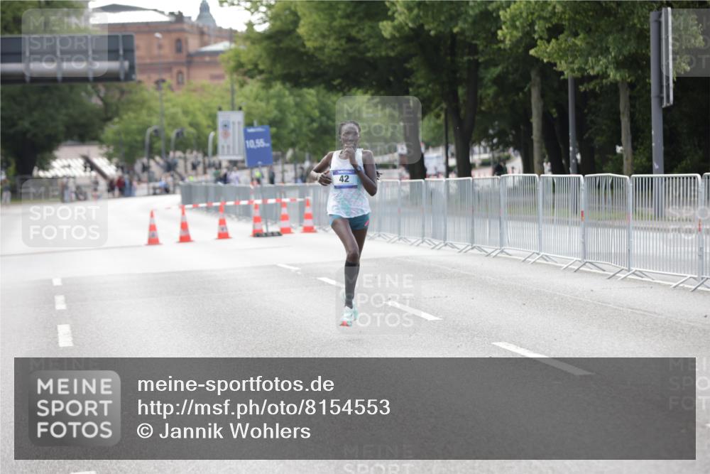 29.06.2025 - hella hamburg halbmarathon Jannik Wohlers http://msf.ph/oto/8154553 29.06.2025 09:35:34 Lombardsbrücke 28, 42, 14689 meine-sportfotos.de