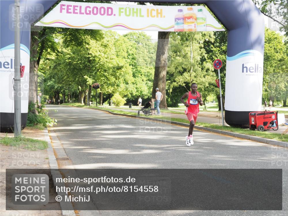 29.06.2025 - hella hamburg halbmarathon MichiJ http://msf.ph/oto/8154558 29.06.2025 09:55:45 Zwischen KM18-KM19  meine-sportfotos.de