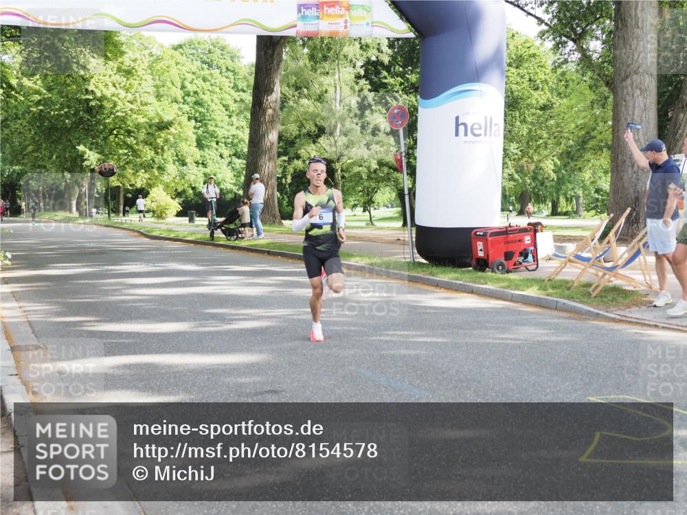 29.06.2025 - hella hamburg halbmarathon MichiJ http://msf.ph/oto/8154578 29.06.2025 09:56:08 Zwischen KM18-KM19 6 meine-sportfotos.de