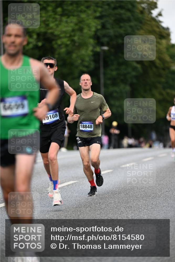 29.06.2025 - hella hamburg halbmarathon Dr. Thomas Lammeyer http://msf.ph/oto/8154580 29.06.2025 09:42:38 Kennedybrücke 51, 6380, 6699, 11342 meine-sportfotos.de