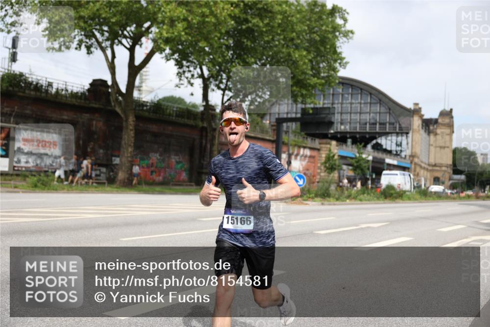29.06.2025 - hella hamburg halbmarathon Yannick Fuchs http://msf.ph/oto/8154581 29.06.2025 10:13:50 20KM 14932, 15166, 19072 meine-sportfotos.de
