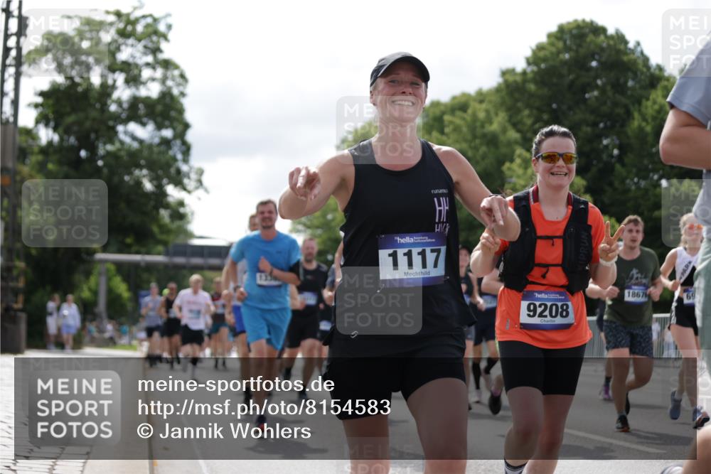 29.06.2025 - hella hamburg halbmarathon Jannik Wohlers http://msf.ph/oto/8154583 29.06.2025 10:16:25 Lombardsbrücke 1117, 1240, 1403, 1602, 1825, 2912, 3088, 3176, 3450, 5036, 5037, 6328, 6742, 6941, 6948, 7114, 7115, 7360, 7924, 7928, 8317, 8513, 8619, 8857, 9091, 9208, 9332, 9492, 9676, 9891, 10232, 10314, 10317, 10320, 10926, 11236, 11335, 11410, 11428, 11442, 12230, 12252, 12289, 12297, 12417, 12640, 12872, 13114, 13206, 13365, 13851, 13859, 14219, 14646, 15381, 15564, 15613, 15658, 15713, 15861, 16376, 16459, 16709, 16856, 17449, 17527, 17604, 17845, 17857, 18245 meine-sportfotos.de