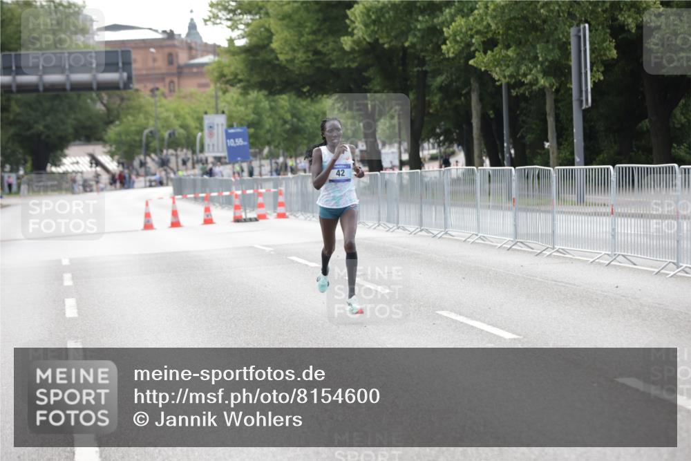29.06.2025 - hella hamburg halbmarathon Jannik Wohlers http://msf.ph/oto/8154600 29.06.2025 09:35:35 Lombardsbrücke 28, 42, 14689 meine-sportfotos.de