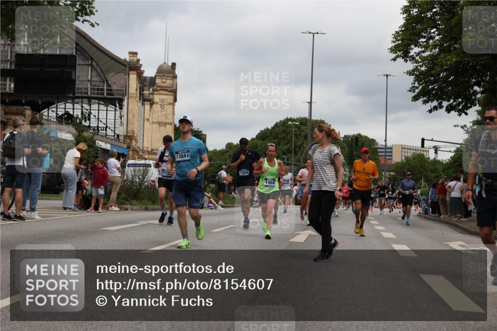 29.06.2025 - hella hamburg halbmarathon Yannick Fuchs http://msf.ph/oto/8154607 29.06.2025 10:57:55 20KM 1254, 1334, 1464, 2685, 2810, 4328, 5384, 7042, 7290, 7907, 8561, 9191, 10705, 11149, 11657, 11771, 12315, 12316, 12662, 13171, 13503, 13542, 13841, 14135, 14493, 15093, 15532, 15897, 16424, 16426, 16995, 17061, 17112, 17150, 17437, 17533, 17685, 17686, 17730, 18395, 18581, 18717 meine-sportfotos.de