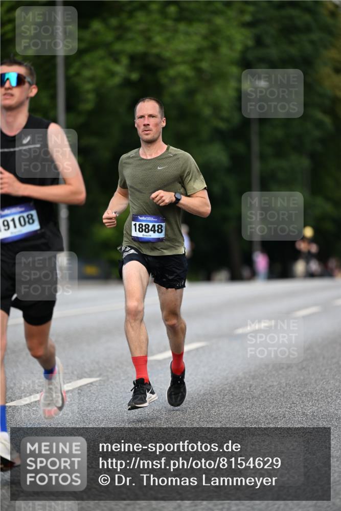 29.06.2025 - hella hamburg halbmarathon Dr. Thomas Lammeyer http://msf.ph/oto/8154629 29.06.2025 09:42:39 Kennedybrücke 51, 6380, 6699, 11342 meine-sportfotos.de