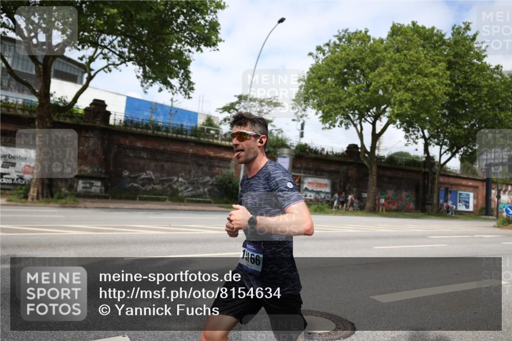 29.06.2025 - hella hamburg halbmarathon Yannick Fuchs http://msf.ph/oto/8154634 29.06.2025 10:13:51 20KM 15166, 19072 meine-sportfotos.de