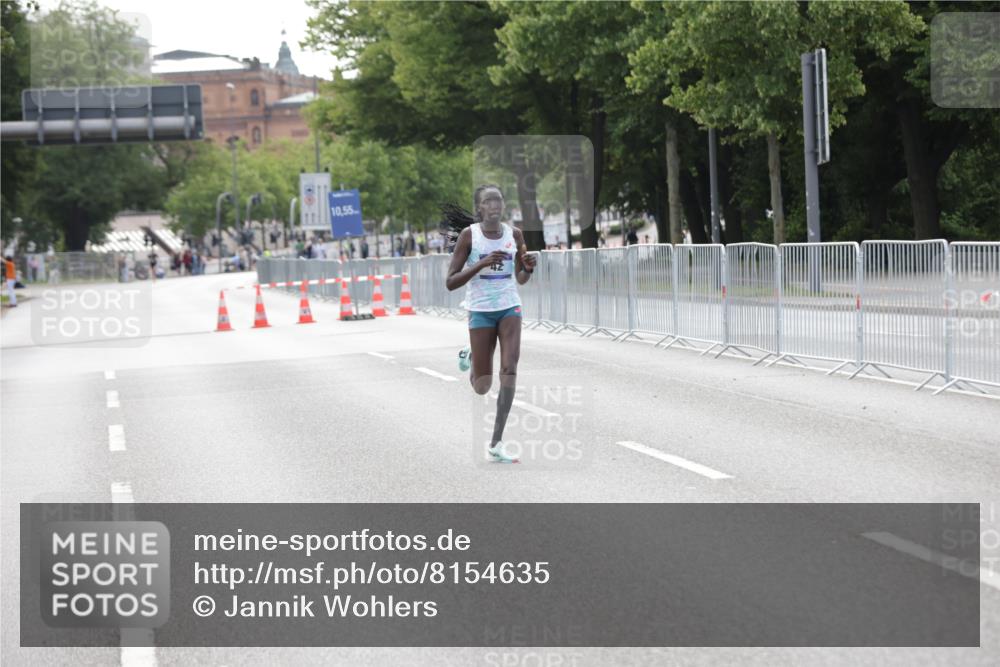 29.06.2025 - hella hamburg halbmarathon Jannik Wohlers http://msf.ph/oto/8154635 29.06.2025 09:35:35 Lombardsbrücke 28, 42, 14689 meine-sportfotos.de