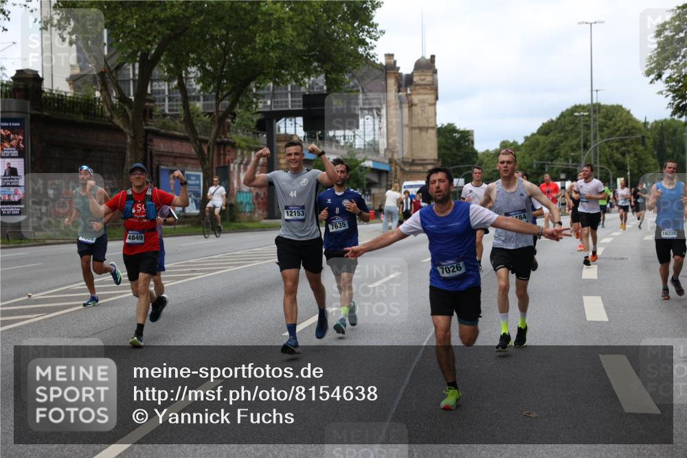 29.06.2025 - hella hamburg halbmarathon Yannick Fuchs http://msf.ph/oto/8154638 29.06.2025 10:37:56 20KM 3109, 3116, 3124, 3146, 3437, 3697, 3928, 4080, 4318, 5506, 6495, 7026, 7093, 7185, 7451, 7508, 7635, 8664, 9114, 10237, 10246, 10493, 11648, 11778, 11848, 12153, 12327, 12623, 12657, 12776, 13348, 13398, 13897, 14201, 14210, 14484, 14690, 14849, 15383, 15932, 16105, 16314, 16338, 16648, 16997, 17391, 17403, 17516, 18449, 18678, 18775, 19009, 19038, 19051, 19090, 19229 meine-sportfotos.de