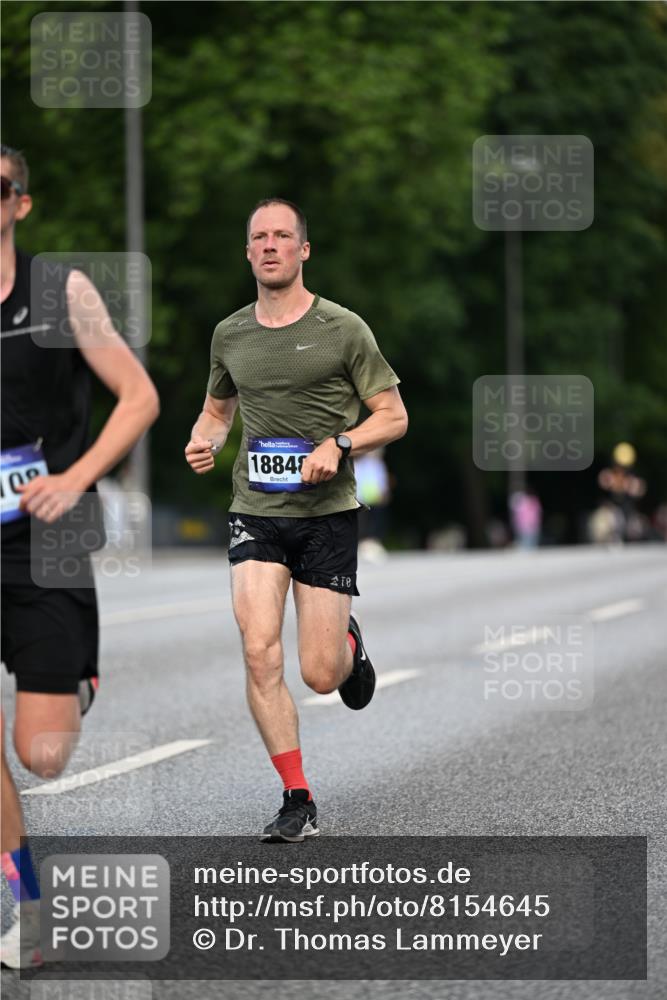 29.06.2025 - hella hamburg halbmarathon Dr. Thomas Lammeyer http://msf.ph/oto/8154645 29.06.2025 09:42:39 Kennedybrücke 51, 6380, 6699, 11342 meine-sportfotos.de