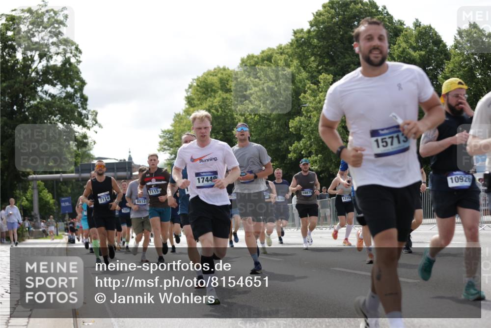 29.06.2025 - hella hamburg halbmarathon Jannik Wohlers http://msf.ph/oto/8154651 29.06.2025 10:16:30 Lombardsbrücke 1117, 1240, 1331, 1403, 1553, 1602, 2225, 3088, 3176, 3450, 3622, 5036, 5037, 6328, 6742, 6941, 6948, 7114, 7115, 7257, 7345, 7360, 7376, 7924, 7928, 8263, 8513, 8619, 9091, 9208, 9332, 9492, 9891, 10165, 10314, 10317, 10320, 10735, 10926, 11335, 11410, 11428, 11442, 12043, 12252, 12289, 12297, 12640, 13114, 13206, 13365, 13851, 14597, 14646, 15381, 15564, 15613, 15658, 15713, 15861, 16376, 16447, 16459, 16709, 17449, 17527, 17604, 17661, 17845, 17857, 18245 meine-sportfotos.de