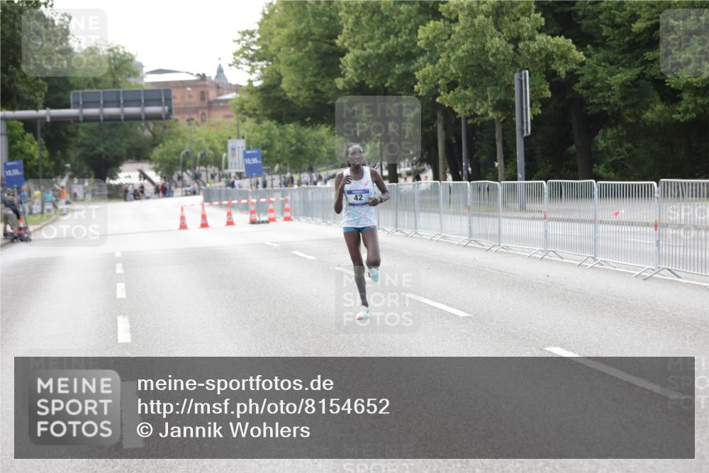 29.06.2025 - hella hamburg halbmarathon Jannik Wohlers http://msf.ph/oto/8154652 29.06.2025 09:35:35 Lombardsbrücke 28, 42, 14689 meine-sportfotos.de