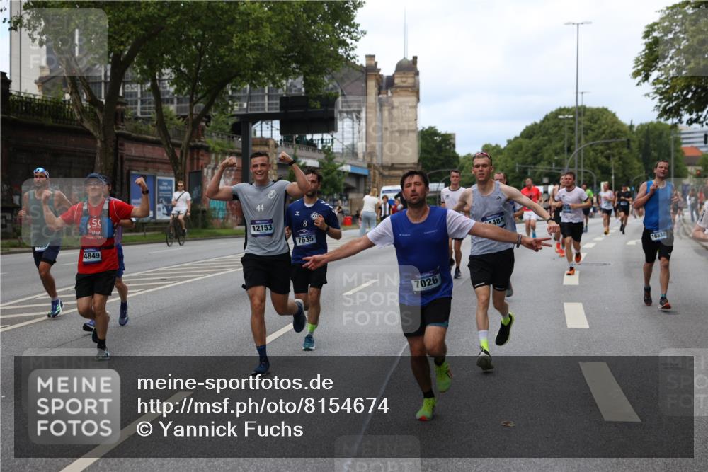 29.06.2025 - hella hamburg halbmarathon Yannick Fuchs http://msf.ph/oto/8154674 29.06.2025 10:37:56 20KM 3109, 3116, 3124, 3146, 3437, 3697, 3928, 4080, 4318, 5506, 6495, 7026, 7093, 7185, 7451, 7508, 7635, 8664, 9114, 10237, 10246, 10493, 11648, 11778, 11848, 12153, 12327, 12623, 12657, 12776, 13348, 13398, 13897, 14201, 14210, 14484, 14690, 14849, 15383, 15932, 16105, 16314, 16338, 16648, 16997, 17391, 17403, 17516, 18449, 18678, 18775, 19009, 19038, 19051, 19090, 19229 meine-sportfotos.de