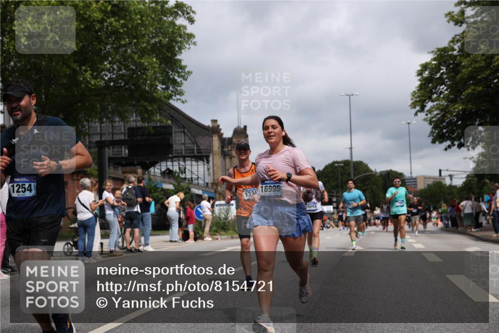 29.06.2025 - hella hamburg halbmarathon Yannick Fuchs http://msf.ph/oto/8154721 29.06.2025 10:58:00 20KM 1254, 1334, 1464, 2685, 2810, 4328, 5384, 7042, 7290, 7907, 8561, 9191, 11149, 12479, 12662, 13503, 13542, 13841, 14225, 15093, 15532, 15797, 15897, 16424, 16995, 17061, 17112, 17150, 17533, 17685, 17686, 17730, 18395, 18581, 18717 meine-sportfotos.de