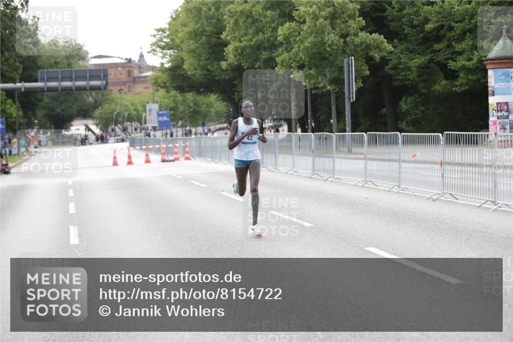 29.06.2025 - hella hamburg halbmarathon Jannik Wohlers http://msf.ph/oto/8154722 29.06.2025 09:35:35 Lombardsbrücke 28, 42, 14689 meine-sportfotos.de