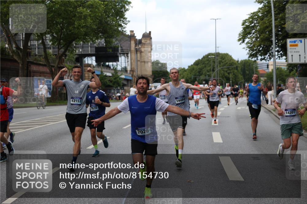29.06.2025 - hella hamburg halbmarathon Yannick Fuchs http://msf.ph/oto/8154730 29.06.2025 10:37:56 20KM 3109, 3116, 3124, 3146, 3437, 3697, 3928, 4080, 4318, 5506, 6495, 7026, 7093, 7185, 7451, 7508, 7635, 8664, 9114, 10237, 10246, 10493, 11648, 11778, 11848, 12153, 12327, 12623, 12657, 12776, 13348, 13398, 13897, 14201, 14210, 14484, 14690, 14849, 15383, 15932, 16105, 16314, 16338, 16648, 16997, 17391, 17403, 17516, 18449, 18678, 18775, 19009, 19038, 19051, 19090, 19229 meine-sportfotos.de