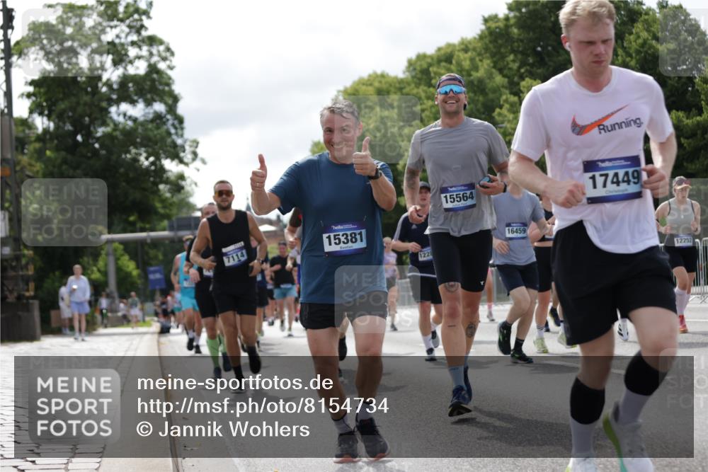 29.06.2025 - hella hamburg halbmarathon Jannik Wohlers http://msf.ph/oto/8154734 29.06.2025 10:16:31 Lombardsbrücke 1117, 1240, 1331, 1348, 1403, 1553, 1602, 2225, 3088, 3450, 3622, 6328, 6742, 6941, 6948, 7114, 7115, 7257, 7345, 7360, 7376, 7924, 7928, 8263, 8513, 8619, 9091, 9208, 9332, 9492, 9891, 10165, 10314, 10317, 10320, 10735, 10926, 11335, 11410, 11428, 11442, 12043, 12252, 12289, 12297, 12640, 13206, 13365, 13851, 14597, 14646, 15381, 15564, 15613, 15658, 15713, 15861, 16376, 16447, 16459, 16709, 17449, 17527, 17604, 17661, 17845, 17857, 18245 meine-sportfotos.de