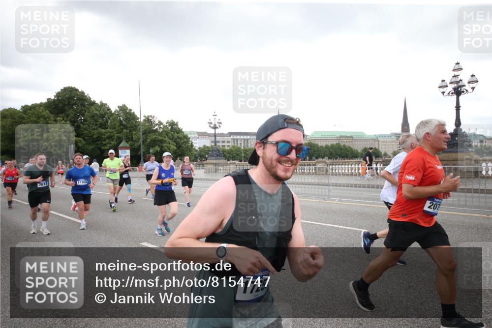 29.06.2025 - hella hamburg halbmarathon Jannik Wohlers http://msf.ph/oto/8154747 29.06.2025 10:53:30 Lombardsbrücke 1017, 1263, 1687, 1744, 1753, 1789, 2079, 2372, 2854, 3055, 3079, 3249, 3465, 3467, 3557, 4801, 5430, 5856, 5898, 5964, 6039, 6192, 6273, 6583, 7039, 7614, 8924, 9503, 9572, 9771, 11390, 11472, 11493, 11769, 12283, 12611, 13034, 13316, 13350, 13368, 14171, 14596, 14665, 14799, 15047, 15191, 15290, 15791, 16313, 16748, 16930, 17255, 17309, 17622, 18348, 18365, 18902, 19019 meine-sportfotos.de