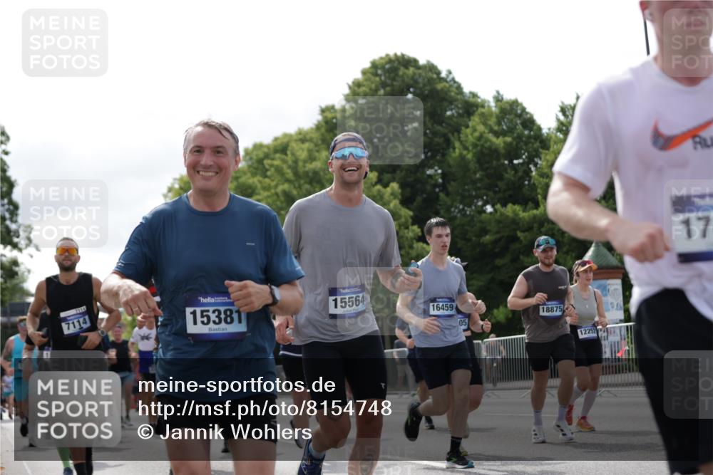 29.06.2025 - hella hamburg halbmarathon Jannik Wohlers http://msf.ph/oto/8154748 29.06.2025 10:16:32 Lombardsbrücke 1117, 1240, 1331, 1348, 1403, 1553, 1602, 2225, 3088, 3450, 3622, 6328, 6742, 6941, 6948, 7114, 7115, 7257, 7345, 7360, 7376, 7924, 7928, 8263, 8513, 8619, 9091, 9208, 9332, 9492, 9891, 10165, 10314, 10317, 10320, 10735, 10926, 11410, 11428, 11442, 12043, 12252, 12289, 12297, 12640, 13206, 13365, 13605, 13851, 14597, 14646, 15381, 15564, 15613, 15658, 15713, 15861, 16447, 16459, 16704, 16709, 17449, 17527, 17661, 17845, 18245 meine-sportfotos.de