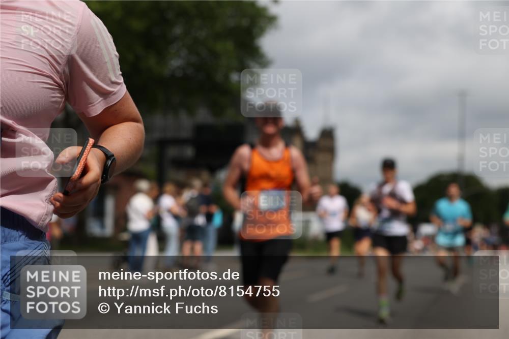 29.06.2025 - hella hamburg halbmarathon Yannick Fuchs http://msf.ph/oto/8154755 29.06.2025 10:58:01 20KM 1254, 1334, 1464, 2685, 2810, 4328, 7042, 7290, 7907, 8561, 8890, 9191, 11149, 12479, 12662, 13503, 13542, 13841, 14225, 14970, 15093, 15532, 15797, 15897, 16424, 16995, 17061, 17112, 17150, 17533, 17685, 17686, 17730, 18395, 18581, 18717 meine-sportfotos.de