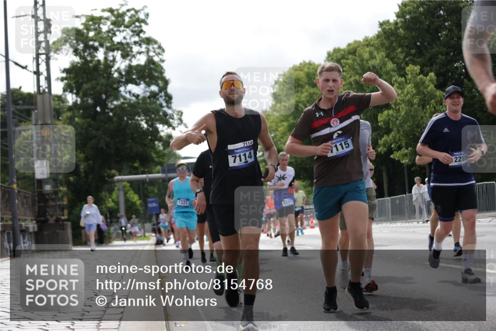 29.06.2025 - hella hamburg halbmarathon Jannik Wohlers http://msf.ph/oto/8154768 29.06.2025 10:16:33 Lombardsbrücke 1117, 1137, 1240, 1331, 1348, 1403, 1553, 1602, 2225, 3088, 3450, 3622, 6328, 6742, 6941, 6948, 7114, 7115, 7257, 7345, 7360, 7376, 7924, 7928, 8263, 8513, 8619, 9091, 9208, 9492, 9647, 9891, 10165, 10314, 10317, 10320, 10735, 10926, 11410, 12043, 12252, 12289, 12297, 12640, 13206, 13365, 13605, 13851, 14597, 14646, 15381, 15564, 15613, 15713, 16447, 16459, 16704, 16709, 17010, 17449, 17527, 17661, 17741, 17845, 18245 meine-sportfotos.de