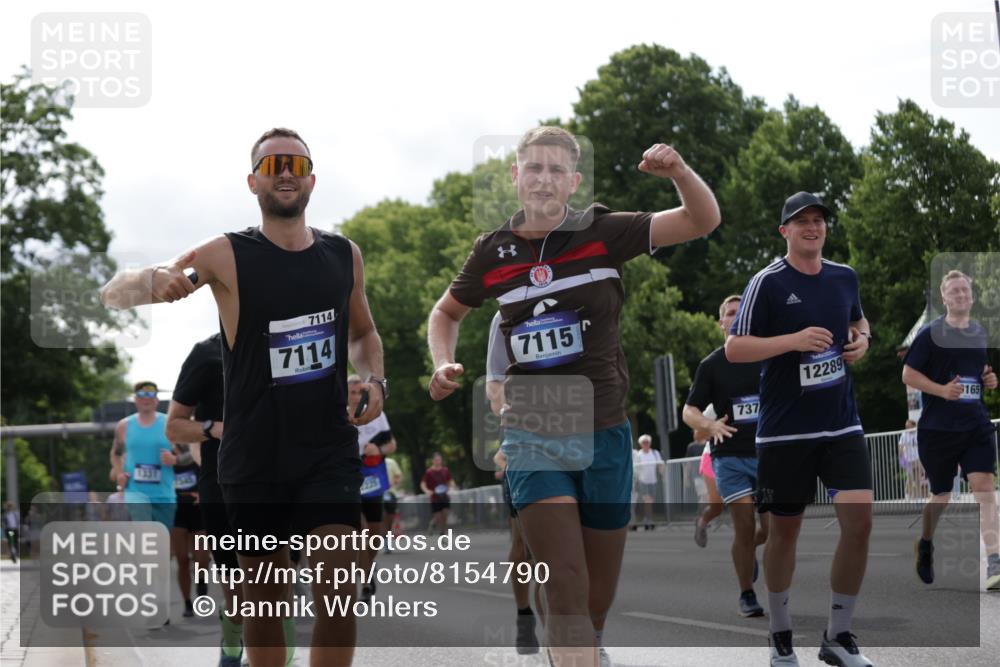 29.06.2025 - hella hamburg halbmarathon Jannik Wohlers http://msf.ph/oto/8154790 29.06.2025 10:16:33 Lombardsbrücke 1117, 1137, 1240, 1331, 1348, 1403, 1553, 1602, 2225, 3088, 3450, 3622, 6328, 6742, 6941, 6948, 7114, 7115, 7257, 7345, 7360, 7376, 7924, 7928, 8263, 8513, 8619, 9091, 9208, 9492, 9647, 9891, 10165, 10314, 10317, 10320, 10735, 10926, 11410, 12043, 12252, 12289, 12297, 12640, 13206, 13365, 13605, 13851, 14597, 14646, 15381, 15564, 15613, 15713, 16447, 16459, 16704, 16709, 17010, 17449, 17527, 17661, 17741, 17845, 18245 meine-sportfotos.de