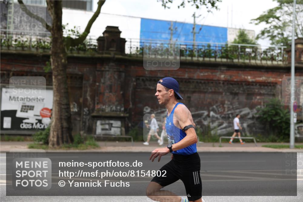29.06.2025 - hella hamburg halbmarathon Yannick Fuchs http://msf.ph/oto/8154802 29.06.2025 10:14:26 20KM 53, 2144, 6380, 11342, 15495 meine-sportfotos.de