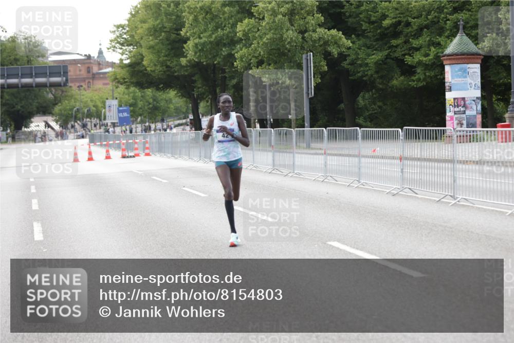 29.06.2025 - hella hamburg halbmarathon Jannik Wohlers http://msf.ph/oto/8154803 29.06.2025 09:35:36 Lombardsbrücke 28, 42, 14689 meine-sportfotos.de