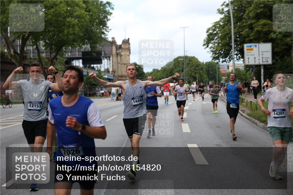 29.06.2025 - hella hamburg halbmarathon Yannick Fuchs http://msf.ph/oto/8154820 29.06.2025 10:37:57 20KM 3109, 3116, 3124, 3146, 3437, 3697, 3928, 4080, 5506, 6495, 7026, 7093, 7185, 7451, 7508, 7635, 8664, 9043, 9114, 9931, 10237, 10246, 10493, 11648, 11778, 11848, 12153, 12327, 12623, 12657, 12776, 13348, 13398, 13897, 14201, 14210, 14484, 14690, 14849, 15383, 15932, 16105, 16314, 16338, 16648, 16720, 16997, 17391, 17403, 17516, 18449, 18678, 18775, 19038, 19051, 19090, 19229 meine-sportfotos.de