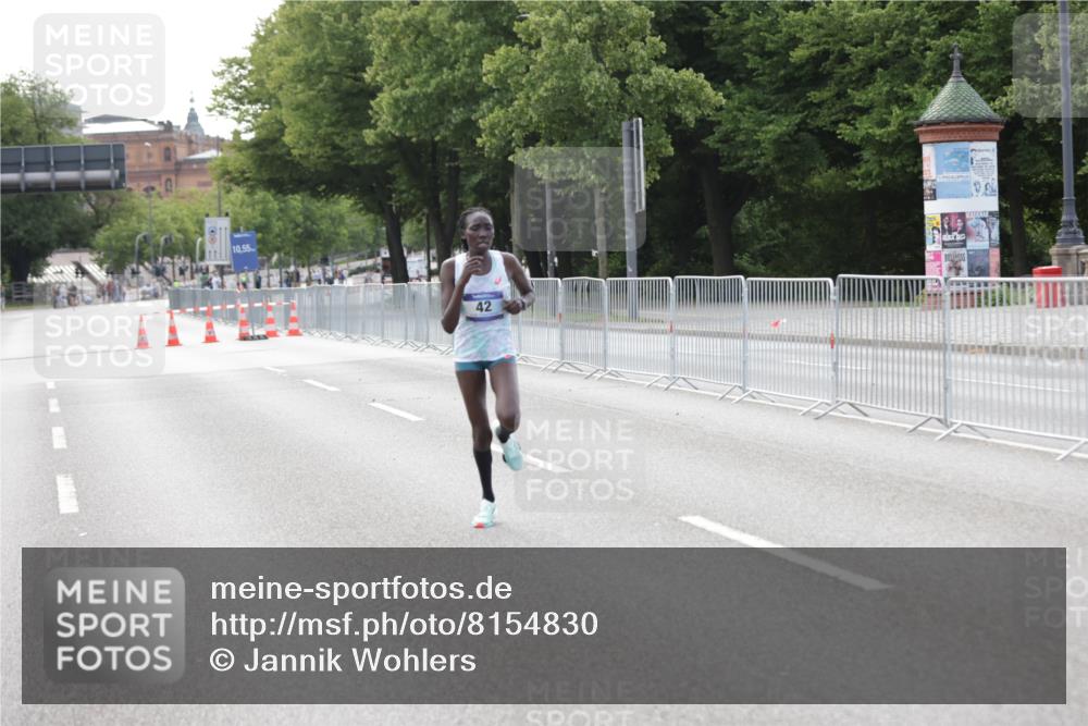 29.06.2025 - hella hamburg halbmarathon Jannik Wohlers http://msf.ph/oto/8154830 29.06.2025 09:35:36 Lombardsbrücke 28, 42, 14689 meine-sportfotos.de