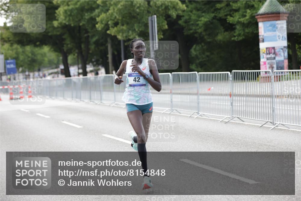29.06.2025 - hella hamburg halbmarathon Jannik Wohlers http://msf.ph/oto/8154848 29.06.2025 09:35:36 Lombardsbrücke 28, 42, 14689 meine-sportfotos.de