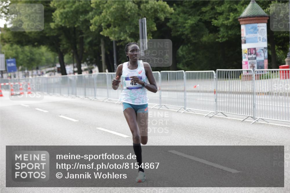 29.06.2025 - hella hamburg halbmarathon Jannik Wohlers http://msf.ph/oto/8154867 29.06.2025 09:35:37 Lombardsbrücke 28, 42, 14689 meine-sportfotos.de